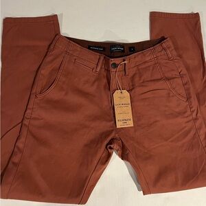 Lucky Brand 410 Athletic Chino Saturday Stretch 
Size: 31x32
